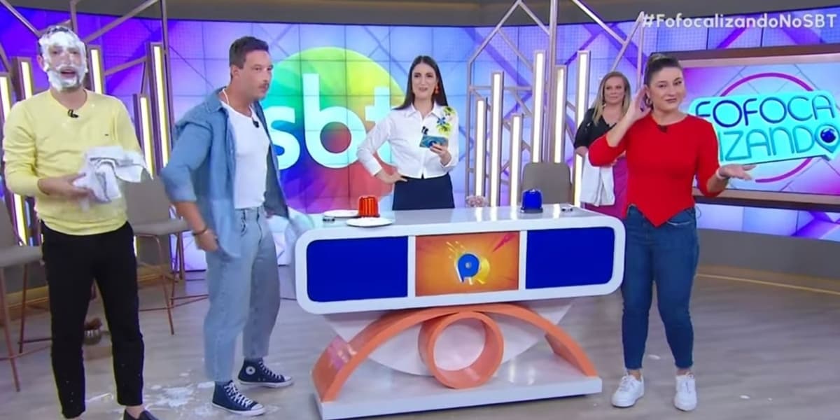 "Fofocalizando" reproduziu o "Passa ou Repassa" (Foto: Reprodução/SBT)