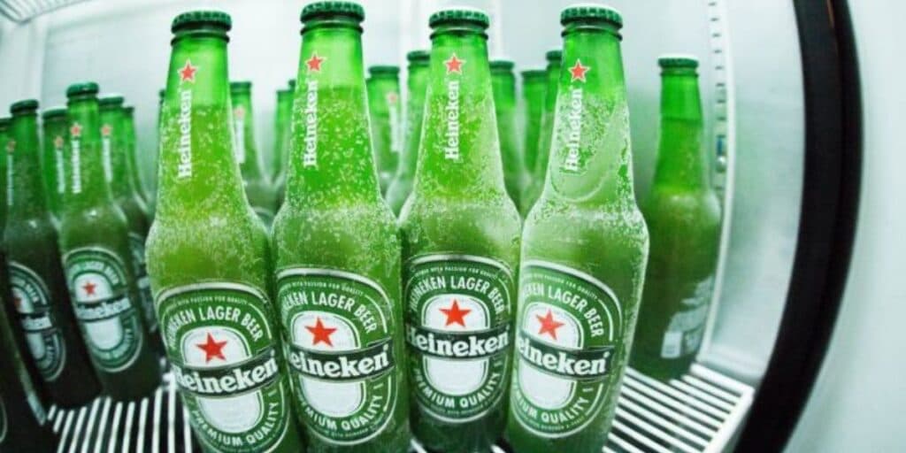 Heineken é aniquilada por queridinha dos brasileiros e despenca entre as 10 cervejas mais vendidas
