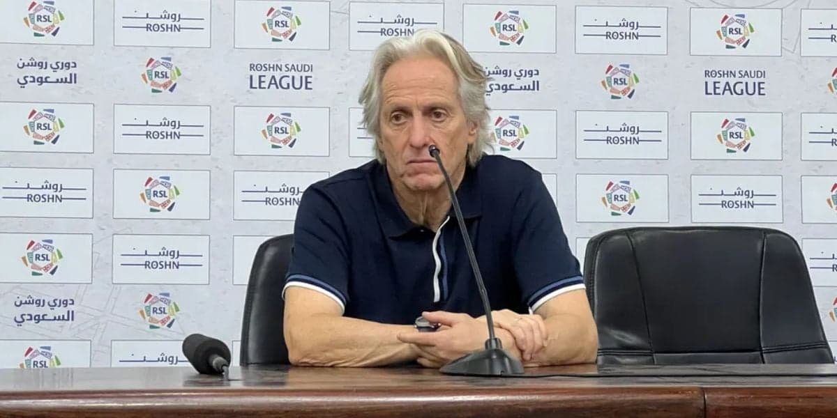 Jorge Jesus dando entrevista polêmica sobre Neymar - (Foto: Reprodução)