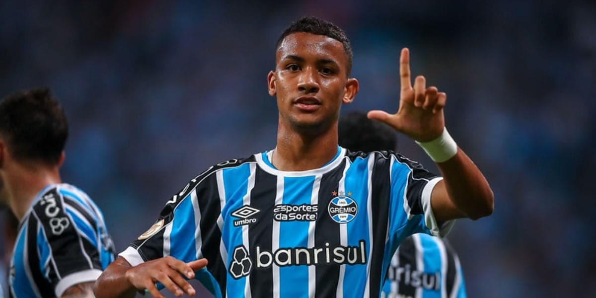 André Henrique está de saída do Grêmio - (Foto: Internet) André Henrique está de saída do Grêmio - (Foto: Internet)