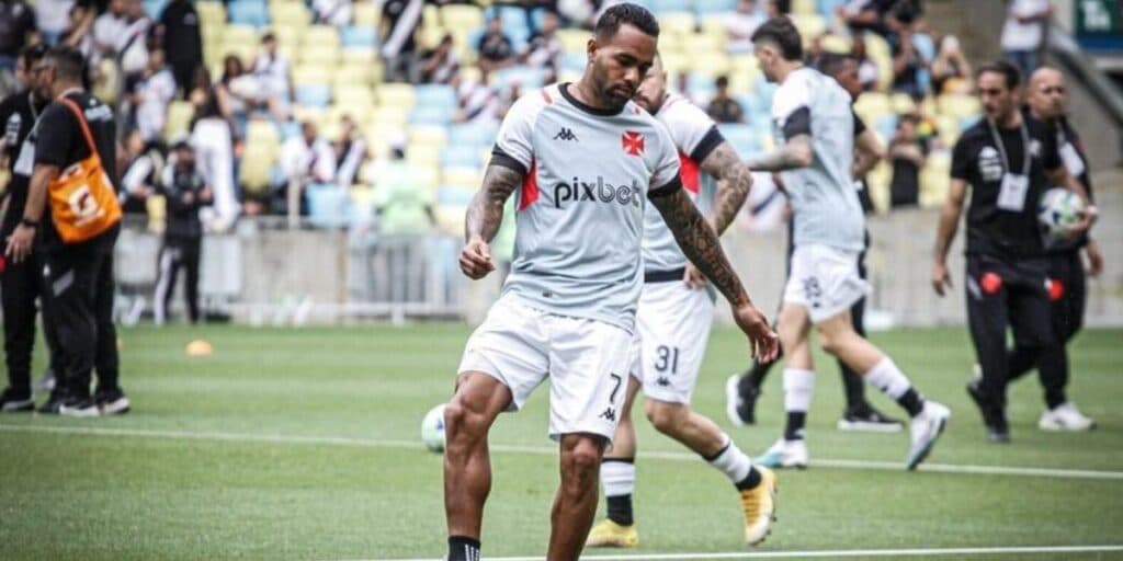 Decisão de Ramón Diaz, não joga: Decisão envolvendo Alex Teixeira no Vasco cai como bomba e preocupa