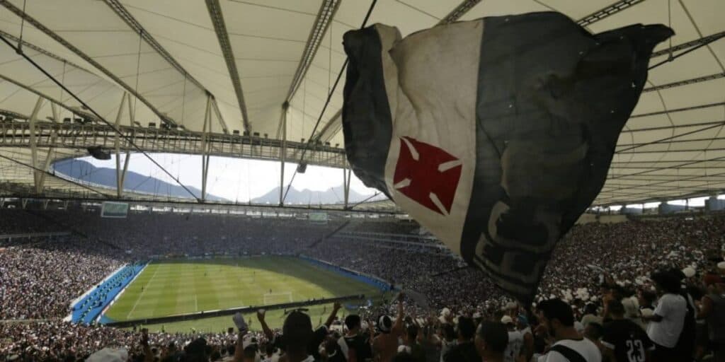 MAIS UM PROBLEMA: Lutando contra o rebaixamento, Vasco vive outra disputa e torcida se enfurece