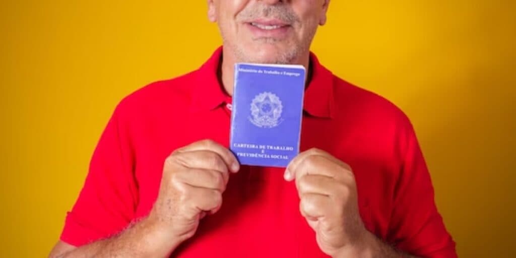 Fim da idade mínima para se aposentar: Nova lei do INSS cai como presente e pode antecipar o seu benefício