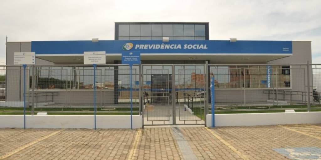 Aposentados e pensionistas fazem GRANDE FESTA: Pagamento para SETEMBRO do INSS cai como presente