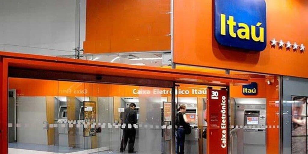 Fechamento de agências, despedida e venda: Situação do Itaú em país deixa correntistas em alerta máximo