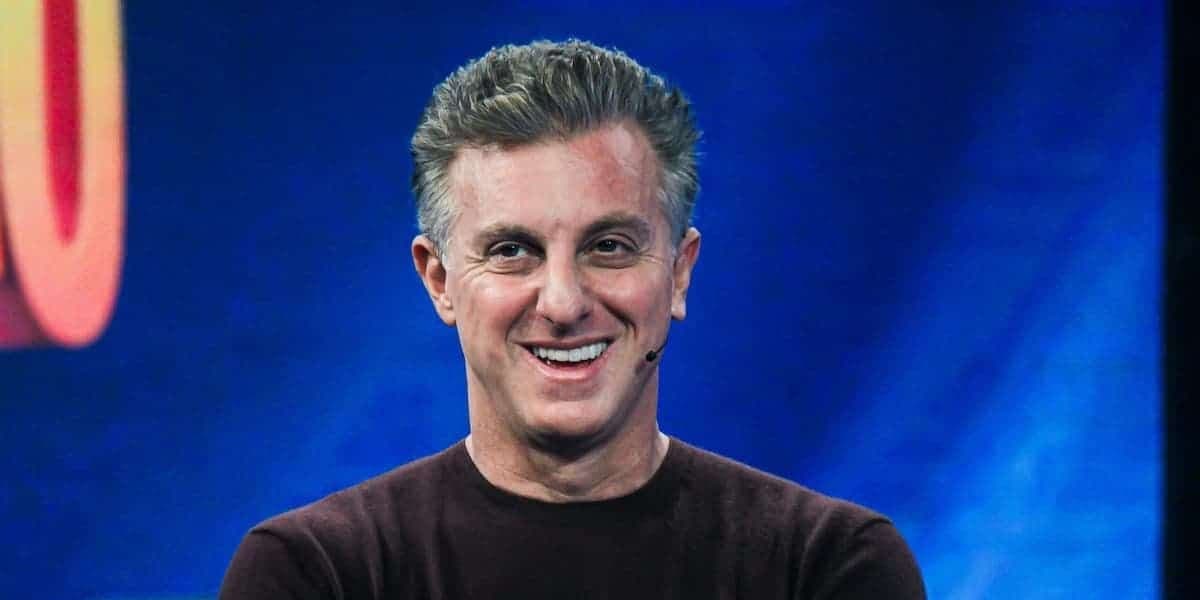Luciano Huck no comando do Domingão (Reprodução: Globo)