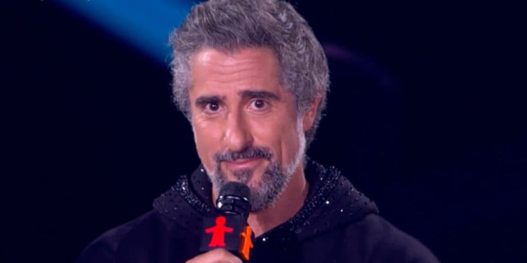 Marcos Mion interrompe o Criança Esperança, segura o choro e comove ao expor morte de atriz: “Ela estava aqui”