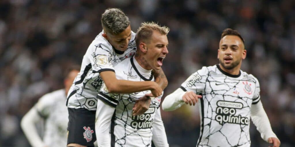 36 milhões e adeus ao Corinthians: Jogador crucial de Luxemburgo está com as malas prontas para a Europa