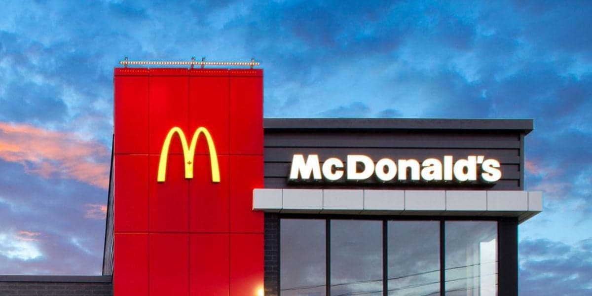 Rival do McDonald's comete o imperdoável com lanches (Reprodução: Internet) Rival do McDonald's comete o imperdoável com lanches (Reprodução: Internet)
