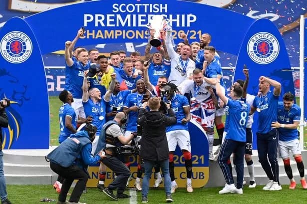 Rangers voltaram a ser campeões após anos vendo o rival triunfar (Foto: Reprodução)