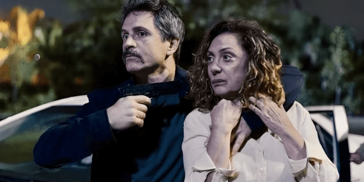 Gregório sequestra Agatha (Reprodução/globo)