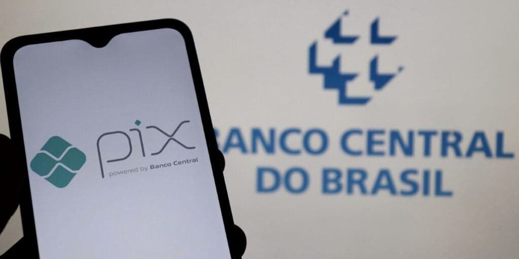 Nova lei do Banco Central traz proibição que atinge o PIX em celulares e traz alerta máximo a brasileiros