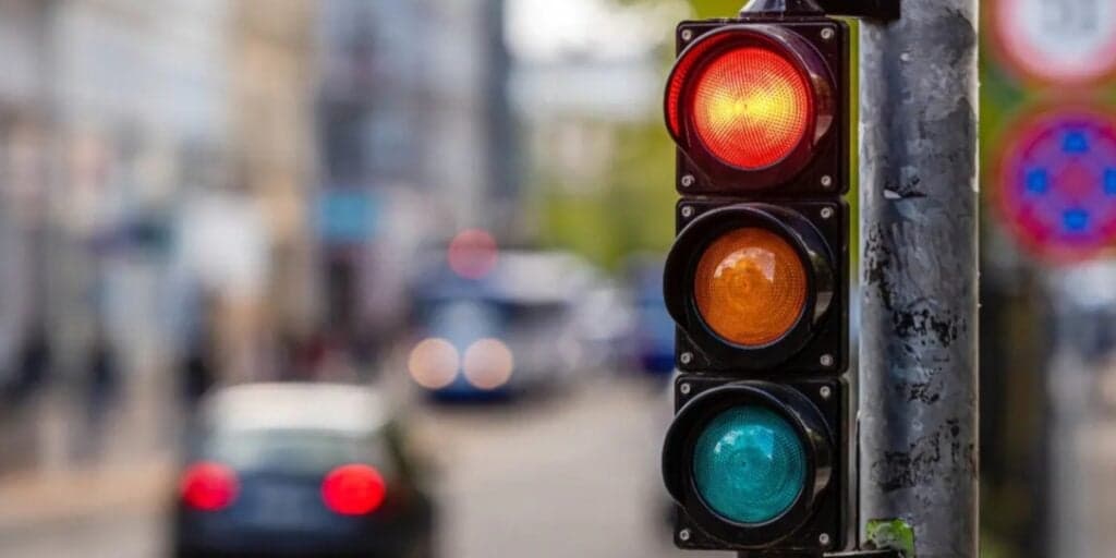 Alerta URGENTE e MULTA pesada: Motoristas precisam saber dessa mudança DRÁSTICA que dói no bolso