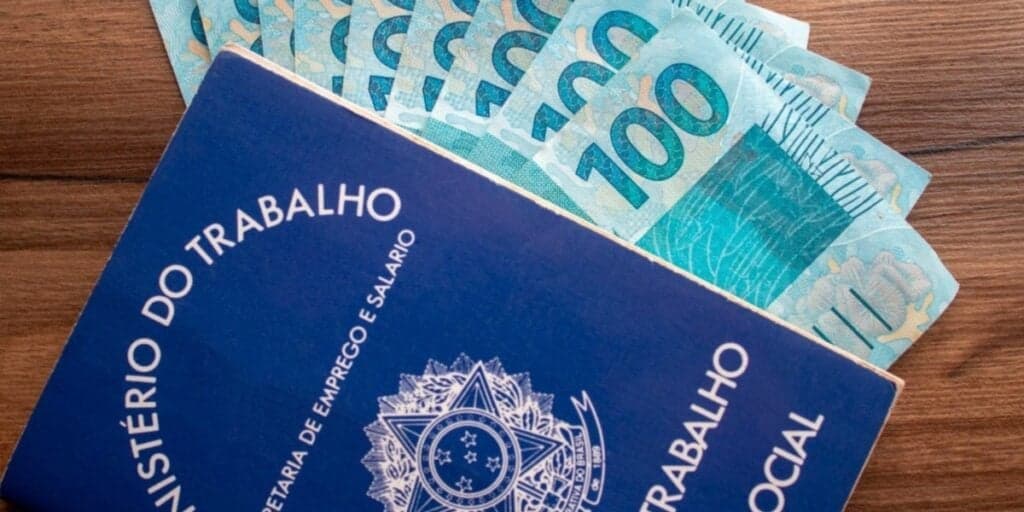 Agora é oficial: Novo valor do salário mínimo será esse e data para início do pagamento está confirmada