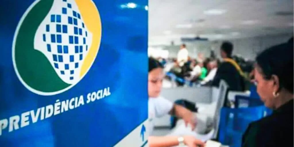 Anúncio do 14° salário dos aposentados cai como uma bomba e bancos liberam pagamento extraordinário AGORA