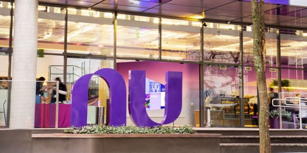 Terror com o celular e até pix cancelado: Nubank emite comunicado alarmante e atinge os clientes nesse sábado