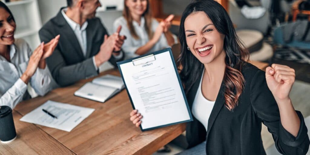Home-office, convênio e benefícios excelentes: 4 gigantes abrem vagas para ganhar dinheiro em casa em março