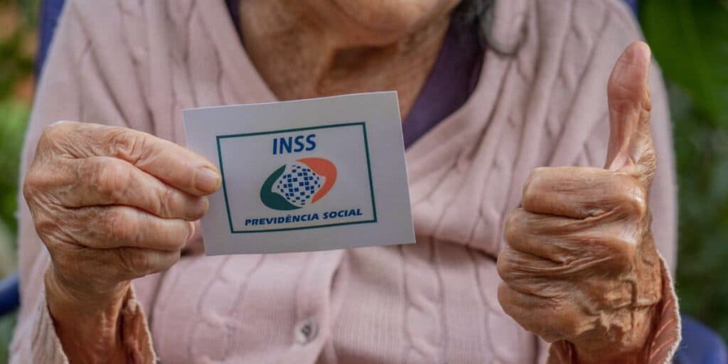ALERTA, regras de 2023: Idosos que nunca contribuíram com o INSS TÊM DIREITO ao pagamento de benefício