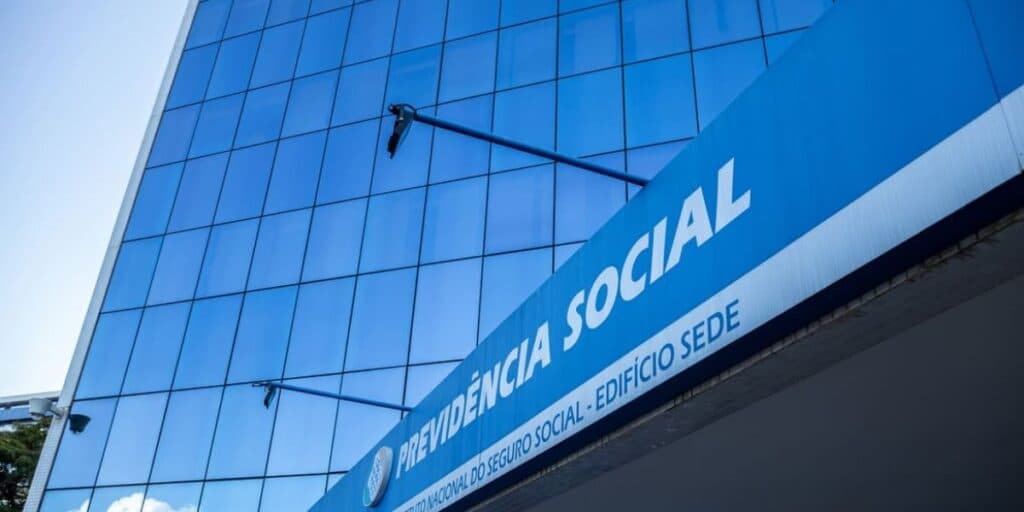 Erro dos beneficiários e corte do pagamento: Comunicado do INSS atinge em cheio essa lista de aposentados