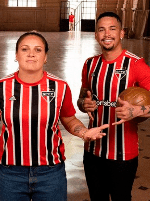 http://tvfoco.uai.com.br/wp-content/uploads/2015/05/Daniela-Mercury.jpg