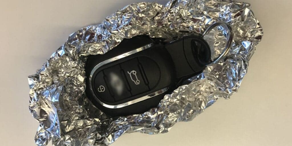 ATENÇÃO: Chave do carro com papel alumínio pode salvar sua vida e você precisa saber