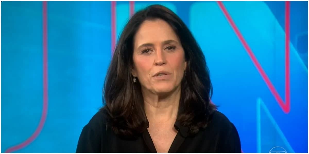 Ana Luiza Guimarães comanda o Jornal Nacional (Foto: Reprodução/ Internet)