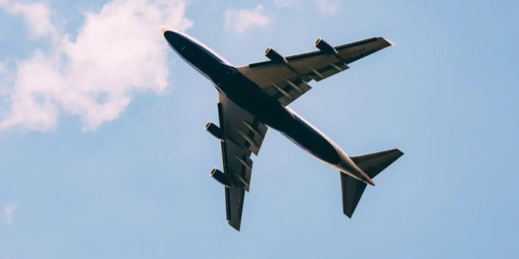 Chega notícia devastadora de queda de avião neste domingo (3) e imagens chocantes da queda são divulgadas