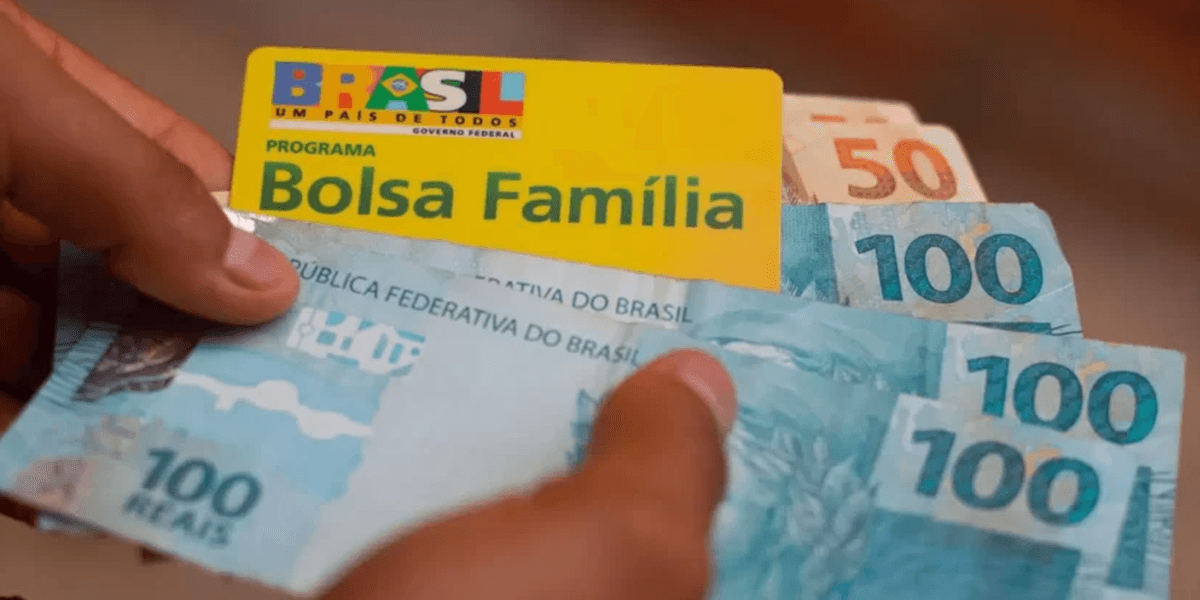 Novidade do Bolsa Família foi anunciada para Outubro e população já pode comemorar (Foto: Reprodução Internet) Novidade do Bolsa Família foi anunciada para Outubro e população já pode comemorar (Foto: Reprodução Internet)