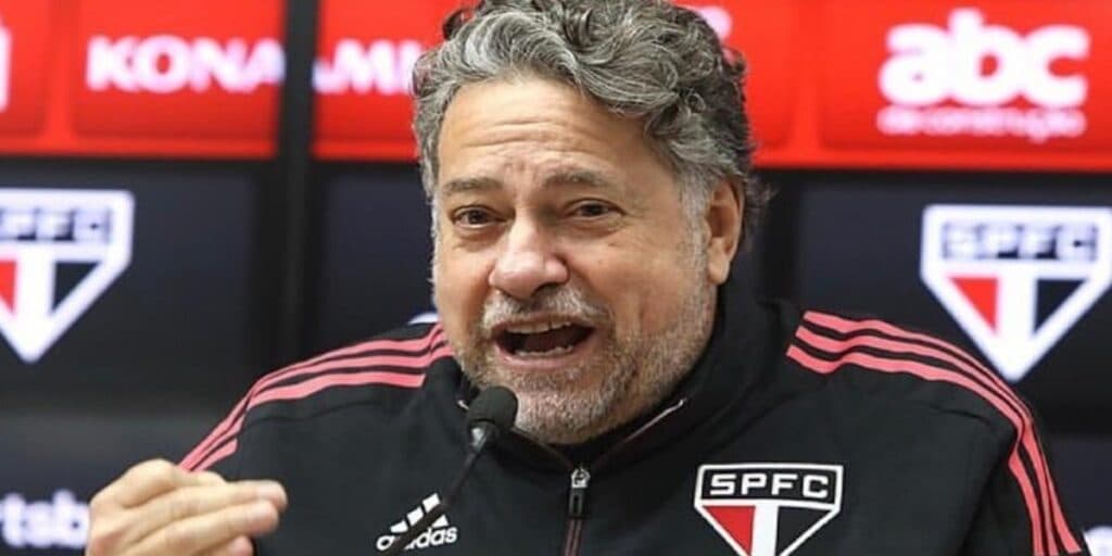 R$106 milhões, martelo batido: Casares acaba de tomar decisão sobre venda de joia de Dorival do São Paulo