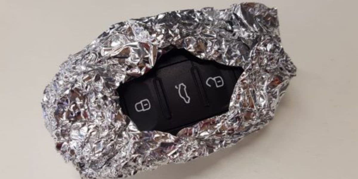 Chave do carro com papel alumínio pode salvar sua vida (Reprodução: Internet)