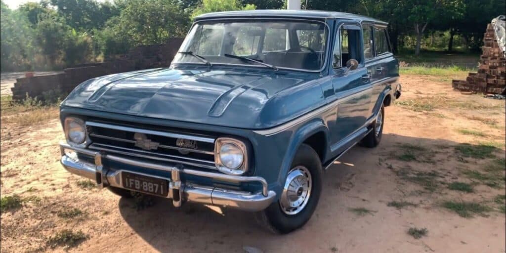 Chevrolet Veraneio chegou ao Brasil em 1964 (Foto: Reprodução/YouTube/@agbadolato) Chevrolet Veraneio chegou ao Brasil em 1964 (Foto: Reprodução/YouTube/@agbadolato)