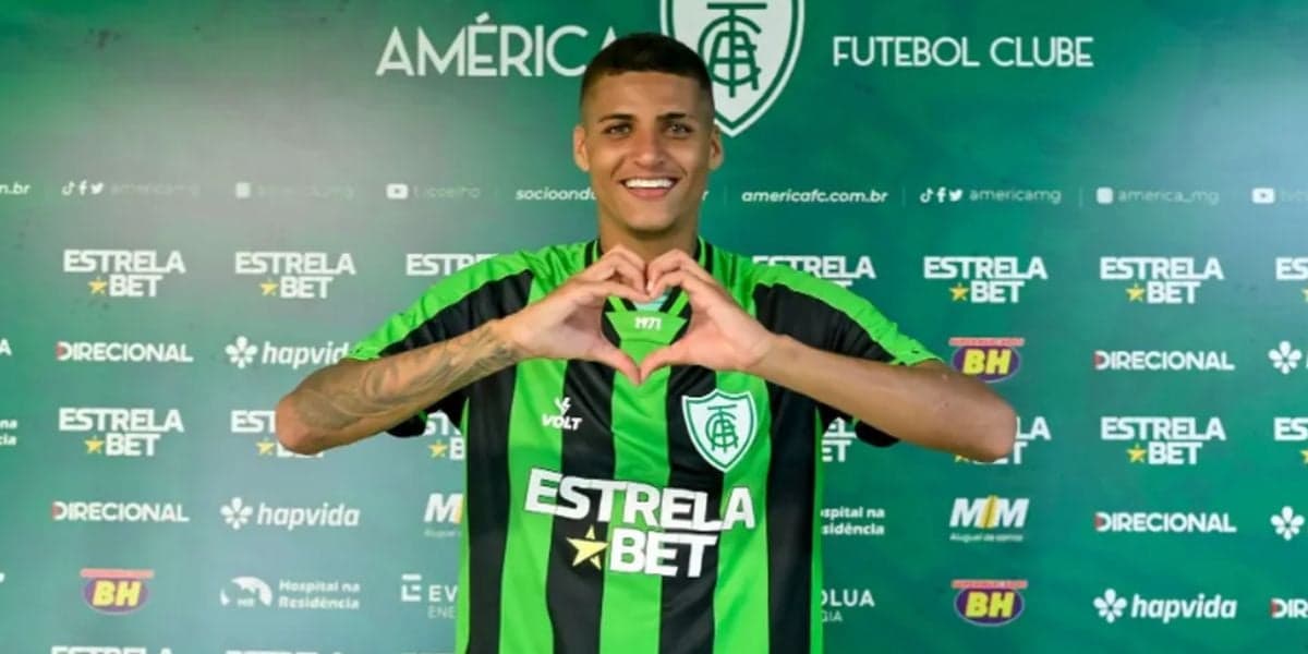 "Hoje se encerra meu vínculo": Atacante se cansa de Mano Menezes e confirma saída relâmpago no Corinthians - Foto | Reprodução: Internet