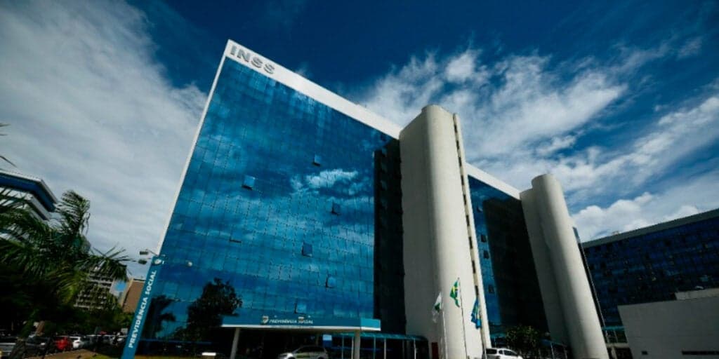 Comemore: Comunicado OFICIAL emitido pelo INSS garante aposentadoria mais RÁPIDO e você precisa saber