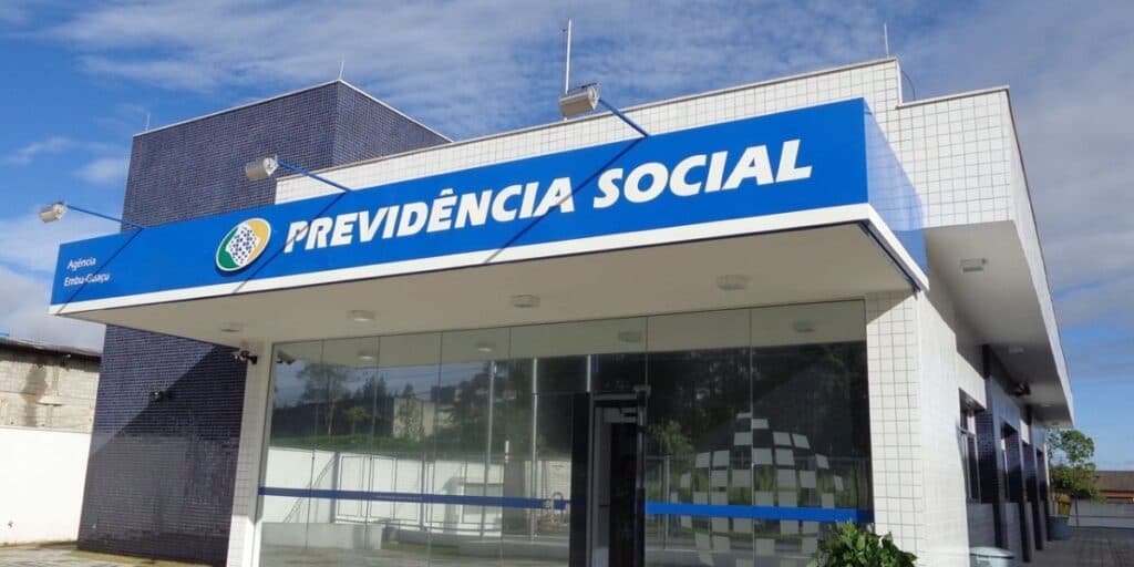 Uma GRANDE vitória para todos hoje (28/09): INSS surpreende e acaba de mudar idade para se aposentar