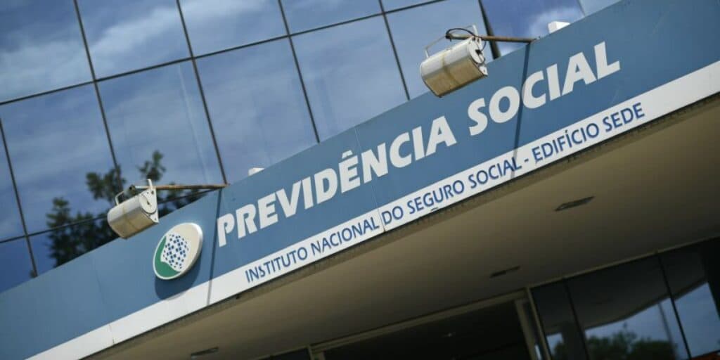 Alerta máximo hoje (10) e dinheiro no ralo: Você pode ser estar pagando a mais pelo INSS e precisa agir