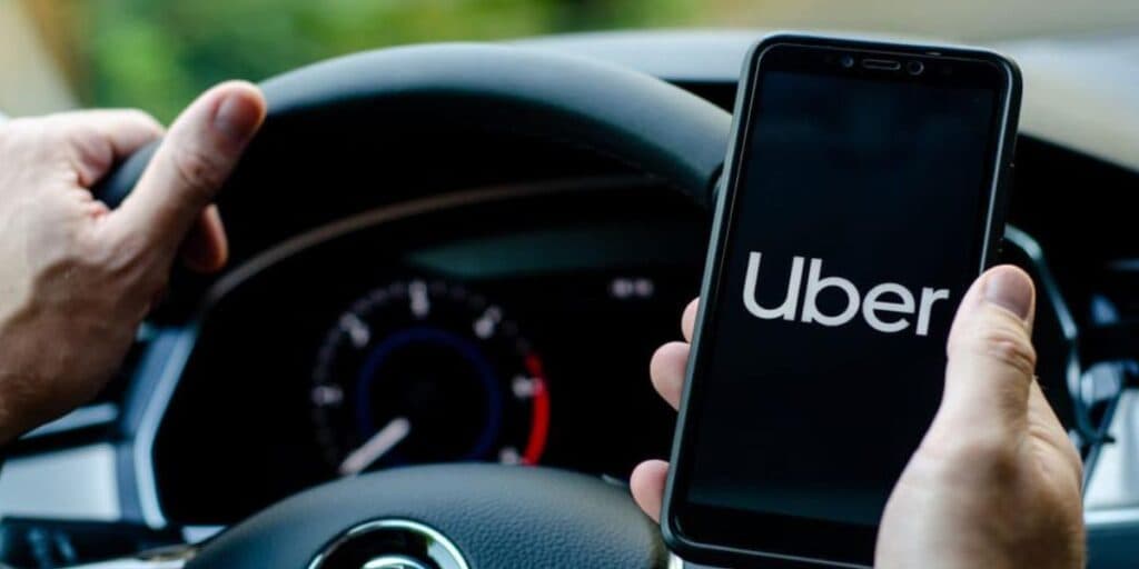 Verdade de fim da UBER agora no Brasil: Empresa emite comunicado após multa e exigência de CLT a todos