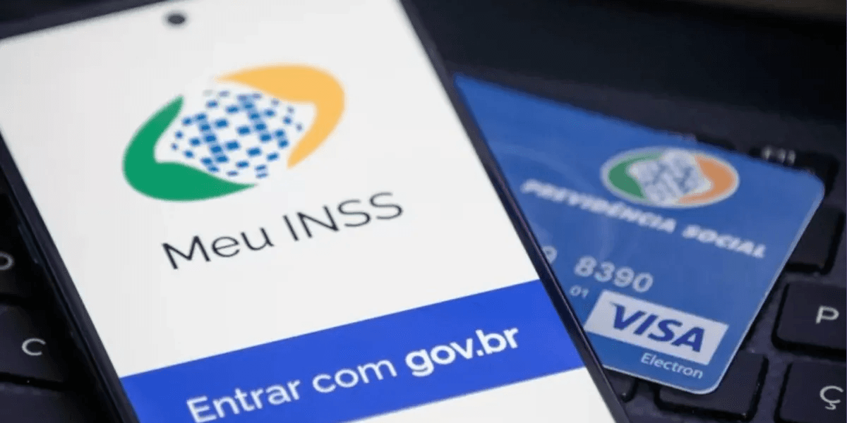 Aplicativo e cartão do INSS (Foto: Reprodução, DOL) Aplicativo e cartão do INSS (Foto: Reprodução, DOL)