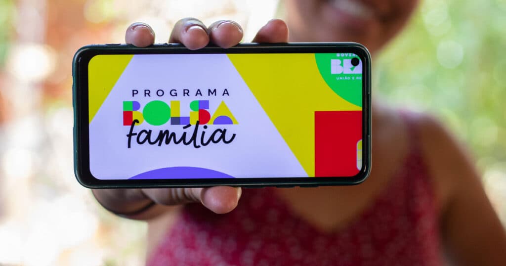 Martelo batido: Nova lei do Bolsa Família está em vigor em OUTUBRO, traz mudanças e atinge bolso de milhares