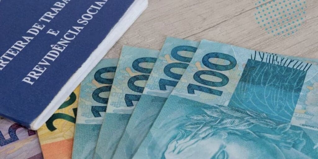 Brasil soltando fogos: Confirmada hoje (16) data do pagamento da primeira parcela do 13° salário