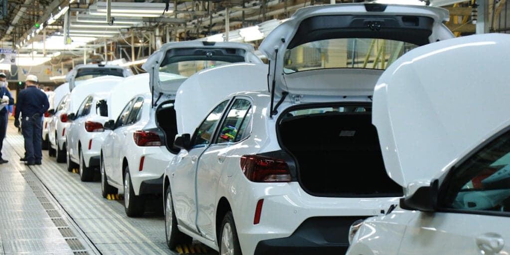 Demissão em massa e paralisação GERAL: Fábrica gigante de carros tem produções interrompidas no Brasil