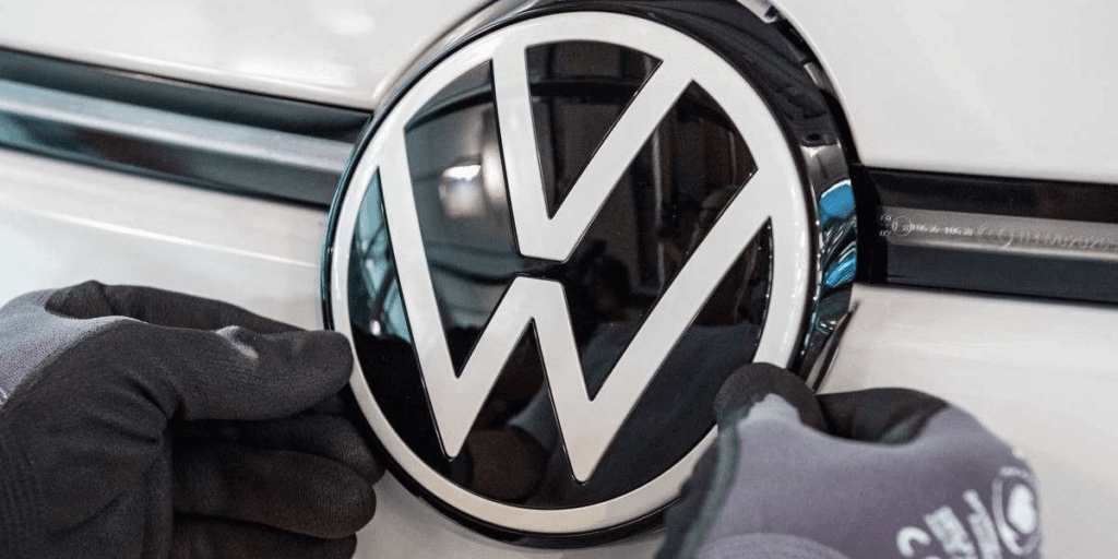 Pode comemorar: Após 20 anos, Volkswagen confirma volta de carro MAIS AMADO e detalhes são chocantes