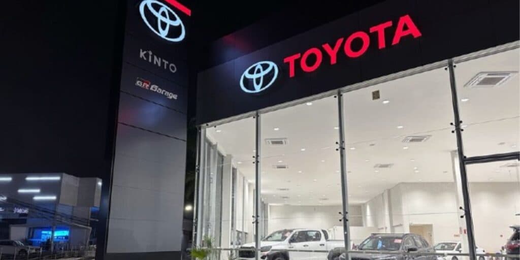 Abaixo dos R$50 mil: Toyota faz SUPER lançamento de carro e chega com dois pés na porta para derrubar a Volks