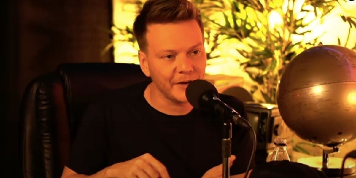Michel Teló no podcast de André Piunti  (Foto: Reprodução / YouTube)