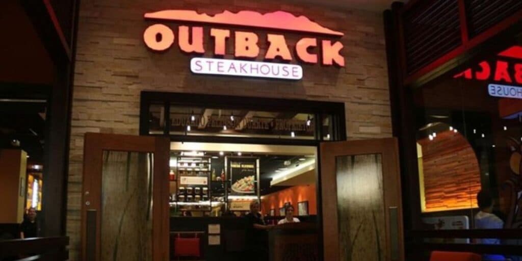 Coma sem pagar NADA HOJE (4): Outback está dando comida de GRAÇA para os milhões de donos destes cartões