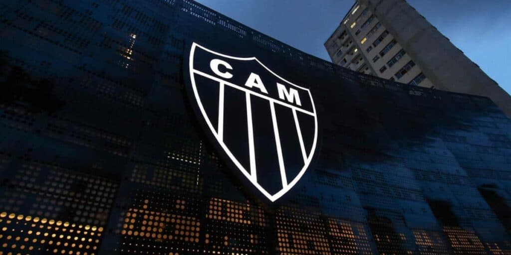 Passos longos e na calada da noite: Rival do Atlético faz proposta irrecusável para maior joia do clube