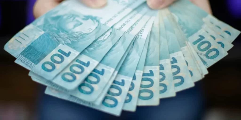 Até R$2,9 mil: Trabalhadores de carteira assinada acabam de ter saque de grana EXTRA confirmado para OUTUBRO