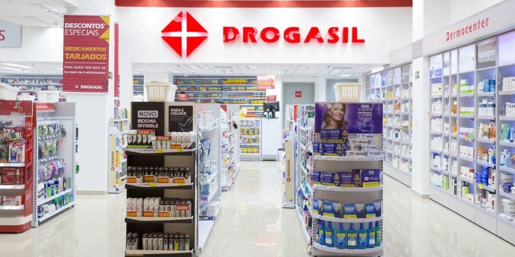 Alerta máximo: Drogasil e Droga Raia vivem escândalo e você nunca mais deve dar seu CPF para ter desconto