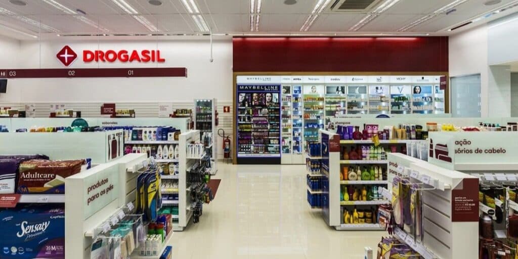 Encerramento de atividades: O fechamento de unidade gigantesca da Drogasil após anos e a fúria dos clientes
