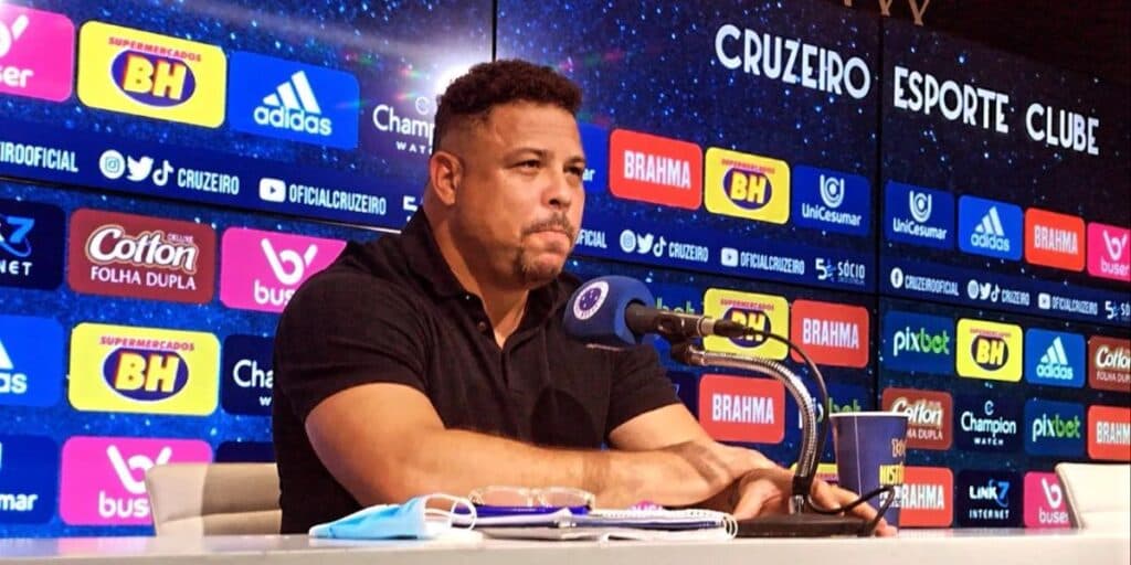 Urgente, demissão sai HOJE (8): Time de Ronaldo acaba de confirmar adeus de técnico, amado no Cruzeiro