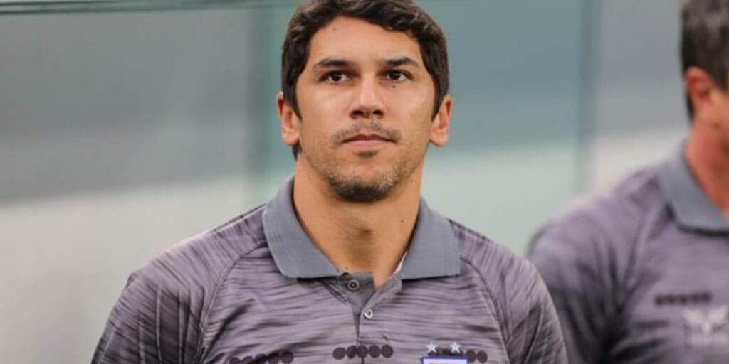 É oficial e confirmado HOJE (06): Botafogo acaba de confirmar contratação 4 dias após adeus de Bruno Lage